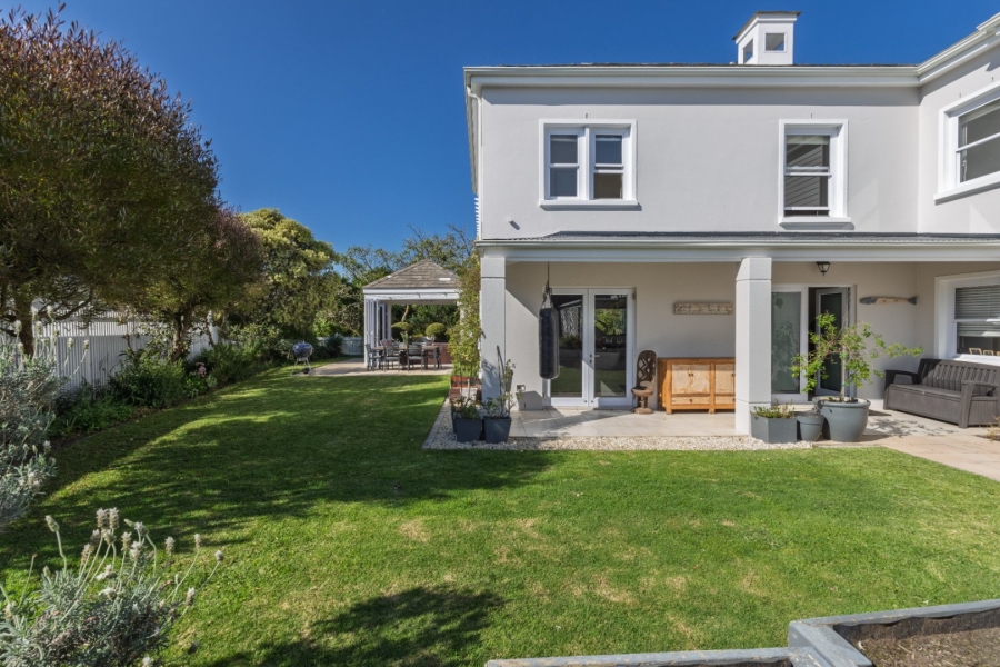 4 Bedroom Property for Sale in Thesen Islands Western Cape